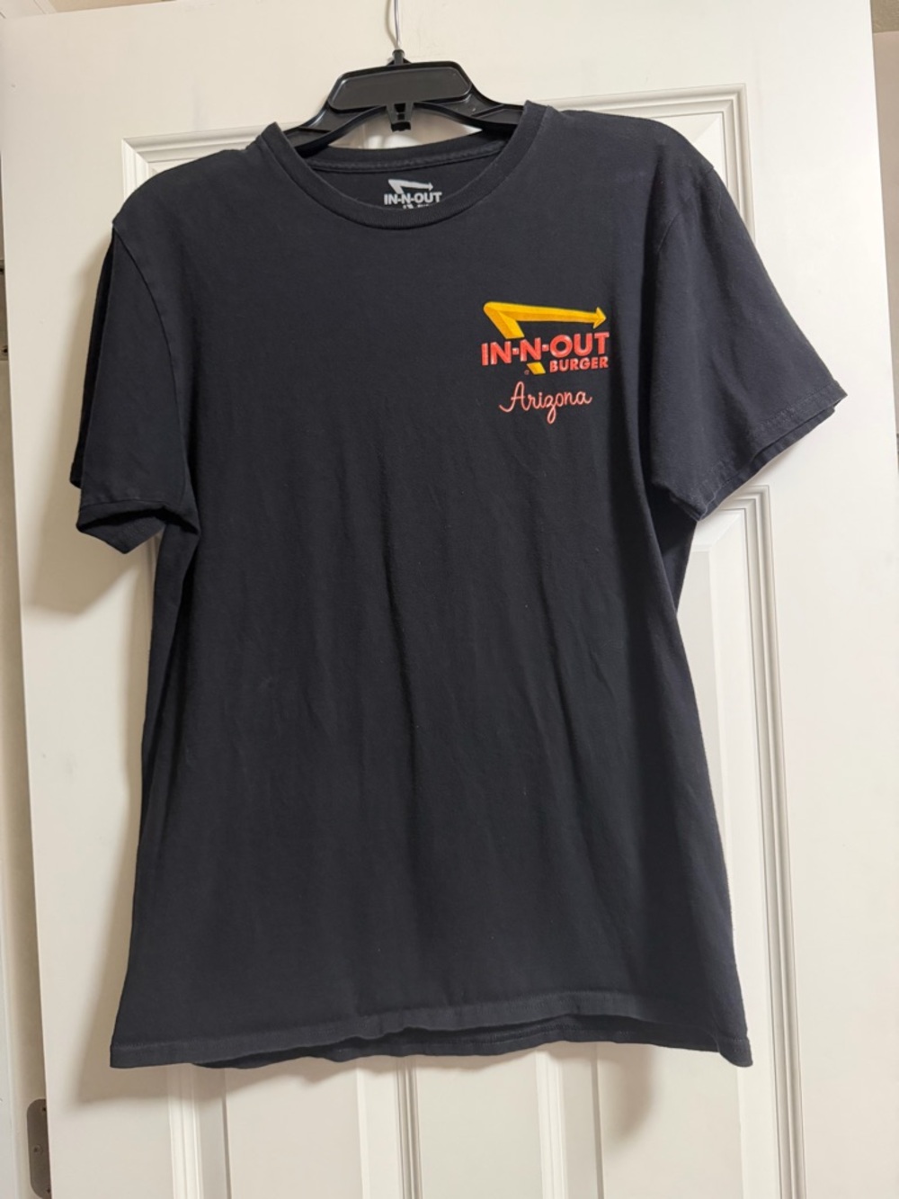 IN-N-OUT Arizona Short Sleeve Size Medium